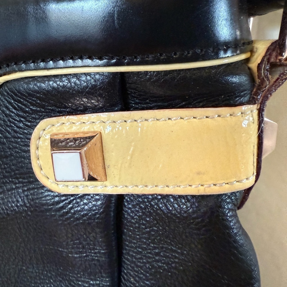 Rare L.A.M.B. by Gwen Stefani Leather Crossbody Purse - Picture 5 of 16